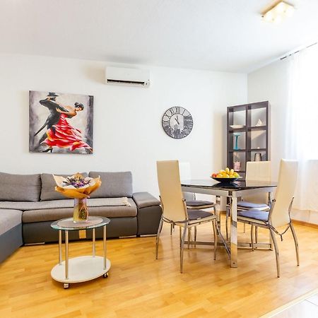 Vale Apartment With Balcony 자다르 외부 사진