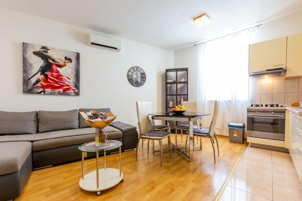 Vale Apartment With Balcony 자다르 외부 사진